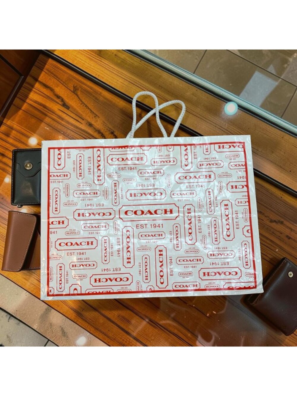 Vintage Coach Logo Print 2011 Top Handle Shopping Gift Bag Red White Paper - Picture 4 of 9